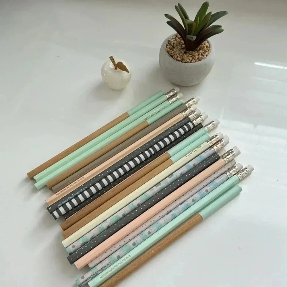 28 Pencils - Picture 3 of 9